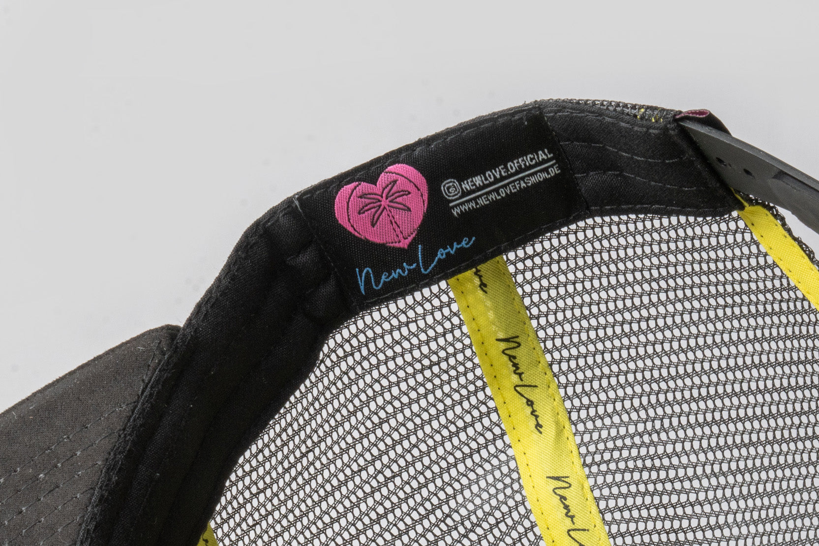 Gorra trucker NEWLOVE - Negro/Amarillo