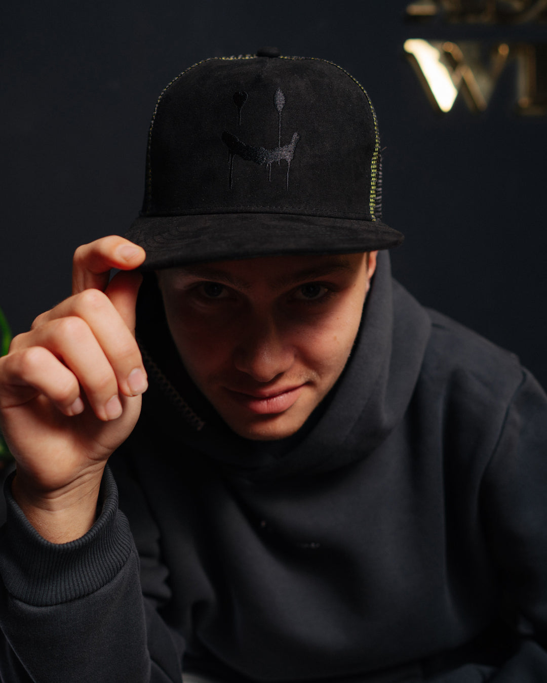 Gorra trucker NEWLOVE - negro/negro 