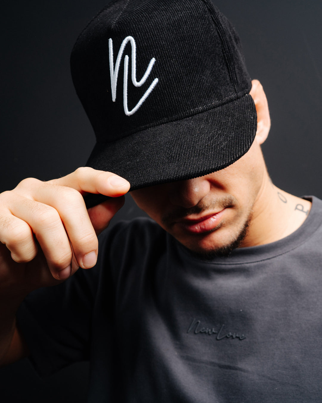 Snapback NEWLOVE - Cordón Negro 